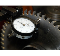 Checking runout tolerances-端向跳动检测1